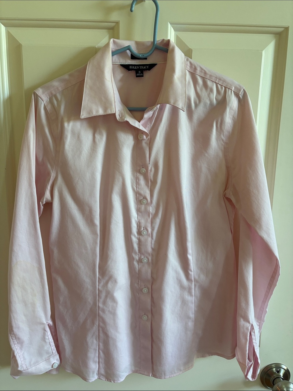 Ellen Tracy Women’s Tailored Light Pink Button-Up Shirt